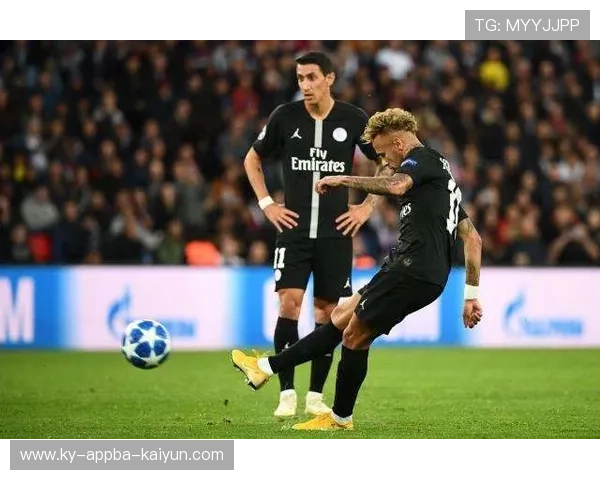 法甲防守反击阵型全景分析:442与352的博弈